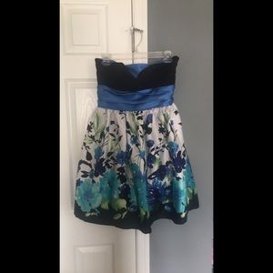 Strapless floral spring dress!